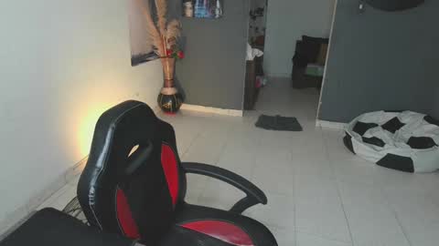 Snapshot of mattias_dantee chatting on February 3, 2025, 1:51 pm mattias online show from February 3, 2025, 1:51 pm