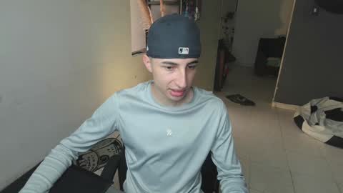 Snapshot of mattias_dantee chatting on February 5, 2025, 3:09 pm mattias online show from February 5, 2025, 3:09 pm