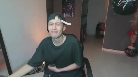 Snapshot of mattias_dantee chatting on February 12, 2025, 11:51 am mattias online show from February 12, 2025, 11:51 am