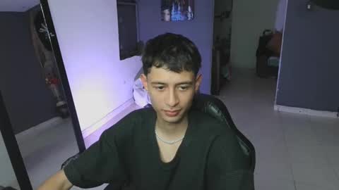 Snapshot of mattias_dantee chatting on February 12, 2025, 11:51 pm mattias online show from February 12, 2025, 11:51 pm