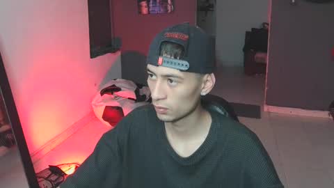 Snapshot of mattias_dantee chatting on February 16, 2025, 1:03 am mattias online show from February 16, 2025, 1:03 am