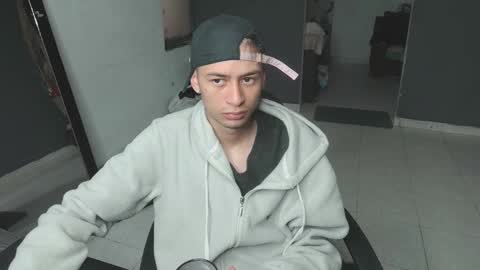 Snapshot of mattias_dantee chatting on February 16, 2025, 5:15 pm mattias online show from February 16, 2025, 5:15 pm