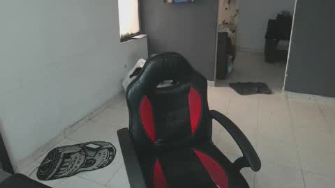 Snapshot of mattias_dantee chatting on February 17, 2025, 3:31 pm mattias online show from February 17, 2025, 3:31 pm