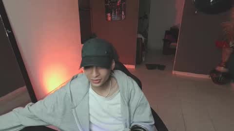 Snapshot of mattias_dantee chatting on February 17, 2025, 10:47 pm mattias online show from February 17, 2025, 10:47 pm