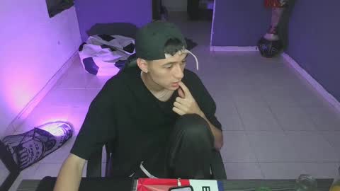 Snapshot of mattias_dantee chatting on February 18, 2025, 7:52 pm mattias online show from February 18, 2025, 7:52 pm