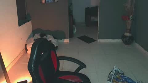 Snapshot of mattias_dantee chatting on February 20, 2025, 12:41 am mattias online show from February 20, 2025, 12:41 am