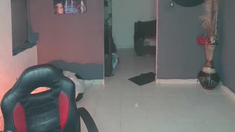 Snapshot of mattias_dantee chatting on February 21, 2025, 9:43 pm mattias online show from February 21, 2025, 9:43 pm