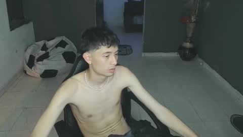 Snapshot of mattias_dantee chatting on February 22, 2025, 5:12 am mattias online show from February 22, 2025, 5:12 am