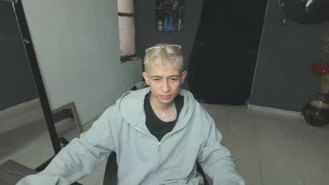 Snapshot of mattias_dantee chatting on February 23, 2025, 5:29 pm mattias online show from February 23, 2025, 5:29 pm