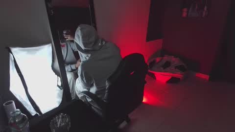 Snapshot of mattias_dantee chatting on February 23, 2025, 11:47 pm mattias online show from February 23, 2025, 11:47 pm