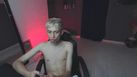 Snapshot of mattias_dantee chatting on February 24, 2025, 2:51 am mattias online show from February 24, 2025, 2:51 am