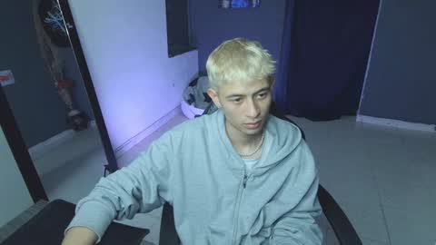 Snapshot of mattias_dantee chatting on February 26, 2025, 1:43 am mattias online show from February 26, 2025, 1:43 am