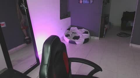 Snapshot of mattias_dantee chatting on February 28, 2025, 3:15 am mattias online show from February 28, 2025, 3:15 am