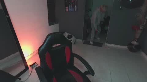 Snapshot of mattias_dantee chatting on March 6, 2025, 4:30 am mattias online show from March 6, 2025, 4:30 am