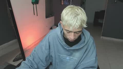 Snapshot of mattias_dantee chatting on March 8, 2025, 3:35 pm mattias online show from March 8, 2025, 3:35 pm