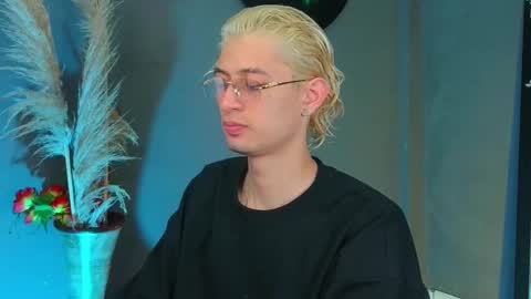 Snapshot of mattias_dantee chatting on September 15, 2025, 1:16 am mattias online show from September 15, 2025, 1:16 am