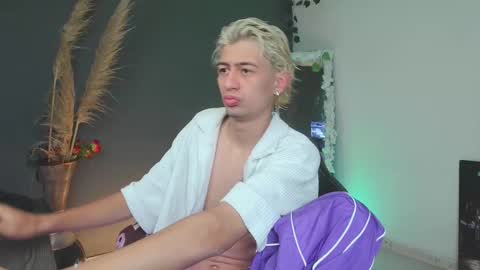 Snapshot of mattias_dantee chatting on October 13, 2025, 5:07 am mattias online show from October 13, 2025, 5:07 am