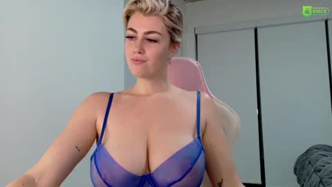 Snapshot of mattisux chatting on December 24, 2024, 4:22 am Matti Mars online show from December 24, 2024, 4:22 am