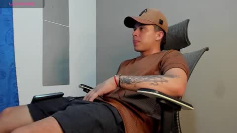 mattiwsmorris_ online show from December 1, 2025, 10:15 pm