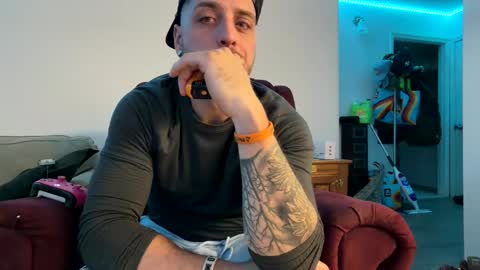 Snapshot of mattxxxceptional chatting on November 18, 2025, 4:17 am mattxxxceptional online show from November 18, 2025, 4:17 am