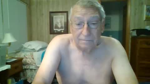 Snapshot of maturecouple1954 chatting on September 18, 2025, 10:28 am SXECPL55 at G mail Dot Com online show from September 18, 2025, 10:28 am