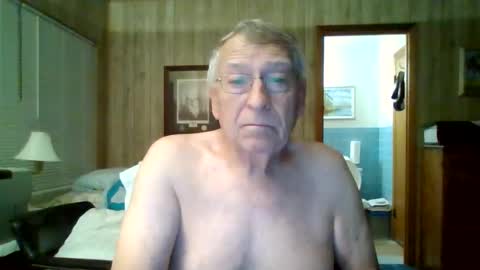 Snapshot of maturecouple1954 chatting on October 17, 2025, 10:18 am SXECPL55 at G mail Dot Com online show from October 17, 2025, 10:18 am