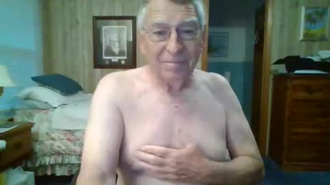 Snapshot of maturecouple1954 chatting on March 31, 2026, 11:32 am SXECPL55 at G mail Dot Com online show from March 31, 2026, 11:32 am