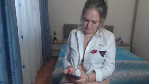 Snapshot of maturediana chatting on January 4, 2025, 6:30 am maturediana online show from January 4, 2025, 6:30 am