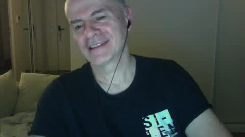 maturehotman online show from February 15, 2025, 6:44 am