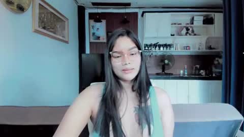 Snapshot of maui2612 chatting on July 14, 2026, 12:02 am Maui 18 online show from July 14, 2026, 12:02 am