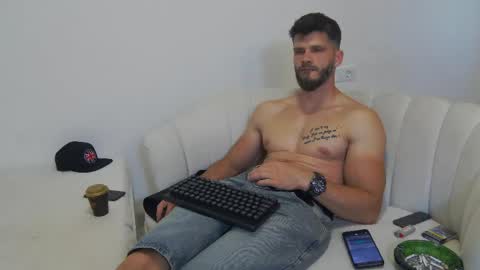 Snapshot of mauro_real_man chatting on June 8, 2026, 5:24 pm mauro_real_man online show from June 8, 2026, 5:24 pm
