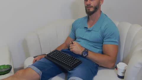 mauro_real_man online show from June 18, 2026, 6:23 pm