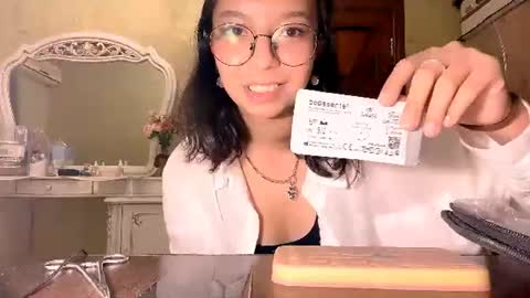 Snapshot of mavisscarpelli chatting on July 29, 2026, 7:56 pm Violet online show from July 29, 2026, 7:56 pm