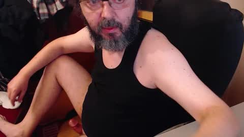 Max online show from November 7, 2025, 5:51 am