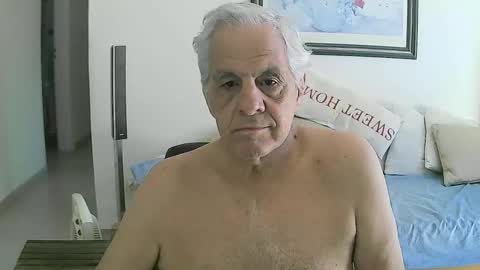 max_2017 online show from December 14, 2025, 12:32 pm