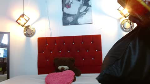 Max  Ashley online show from January 8, 2025, 6:52 pm