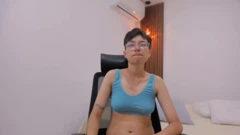 Max  online show from December 18, 2025, 11:49 am