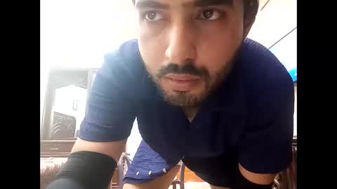 Snapshot of max_crushal chatting on May 15, 2026, 10:00 am max_crushal online show from May 15, 2026, 10:00 am