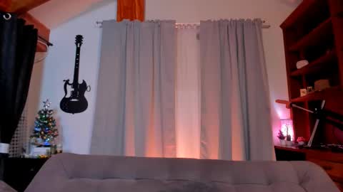 max D. online show from December 9, 2024, 1:40 am