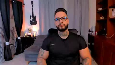 max D. online show from March 7, 2025, 2:01 pm