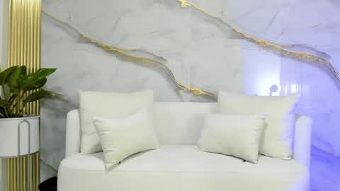 Max online show from November 11, 2025, 11:43 am