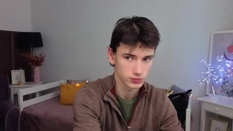 Max online show from December 18, 2025, 8:20 am