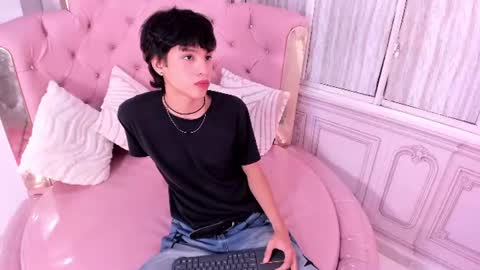 Snapshot of max_hunter1 chatting on July 18, 2026, 3:33 am Max online show from July 18, 2026, 3:33 am