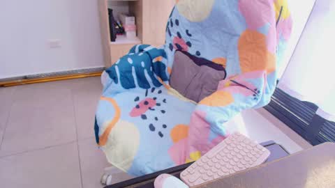 max_love25 online show from May 19, 2026, 8:48 pm