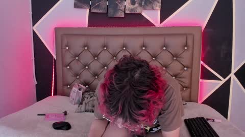 Snapshot of max_lover1 chatting on December 18, 2024, 1:56 pm Max lover1 online show from December 18, 2024, 1:56 pm