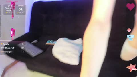 Snapshot of max_lover1 chatting on February 7, 2025, 6:02 pm Max lover1 online show from February 7, 2025, 6:02 pm