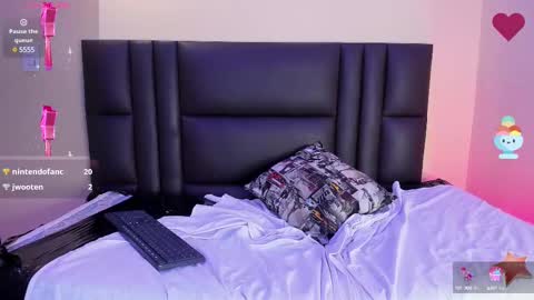 Snapshot of max_lover1 chatting on February 13, 2025, 10:43 pm Max lover1 online show from February 13, 2025, 10:43 pm