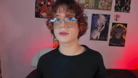 Snapshot of max_lover1 chatting on September 25, 2025, 2:04 am Max lover1 online show from September 25, 2025, 2:04 am