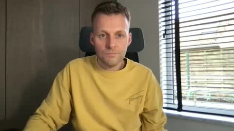 Max take off clothes online show from March 13, 2026, 2:12 pm