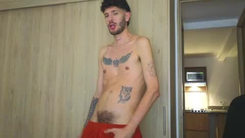 Snapshot of max_tayloor chatting on June 2, 2026, 9:44 am Max Taylor online show from June 2, 2026, 9:44 am